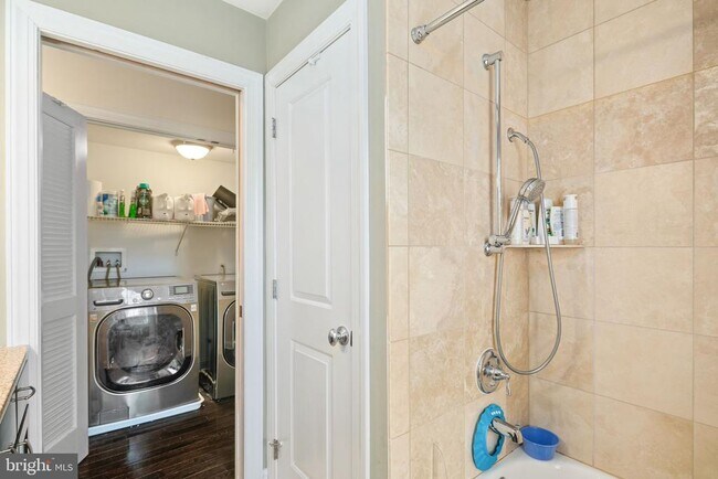 Building Photo - 1001 N 3rd St