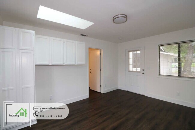 Building Photo - 1879 Tiburon Dr