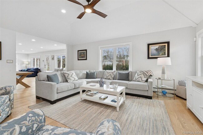 Building Photo - 4 Chestnut Ln