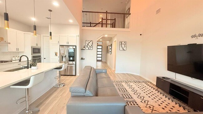 Building Photo - 388 Pisa Ln