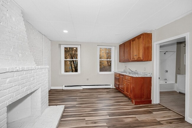 Building Photo - 114 Appleton St