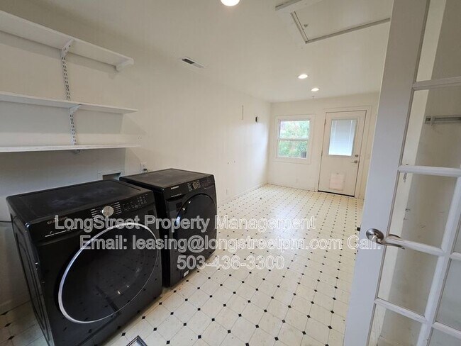 Building Photo - 7209 N Amherst St