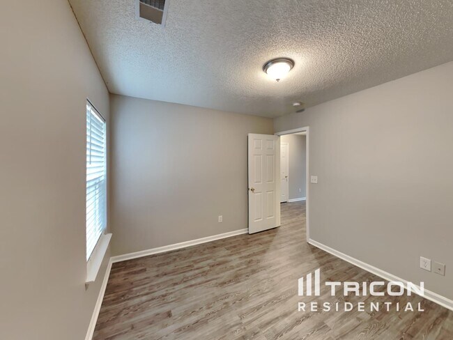 Building Photo - 217 Wild Olive Dr
