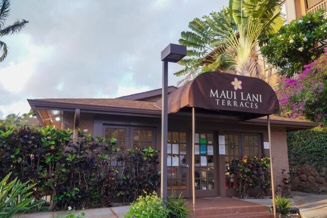 Building Photo - 3740 Lower Honoapiilani Rd