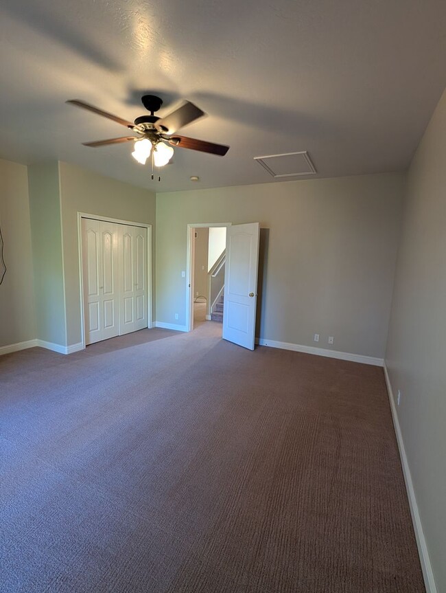 Building Photo - 1366 Delphic Way