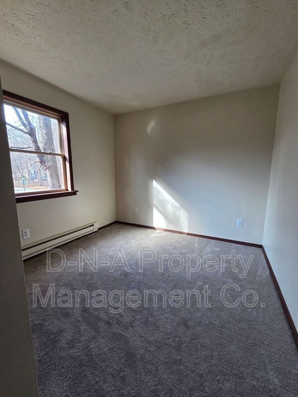 Building Photo - 2859 Fairhaven Dr