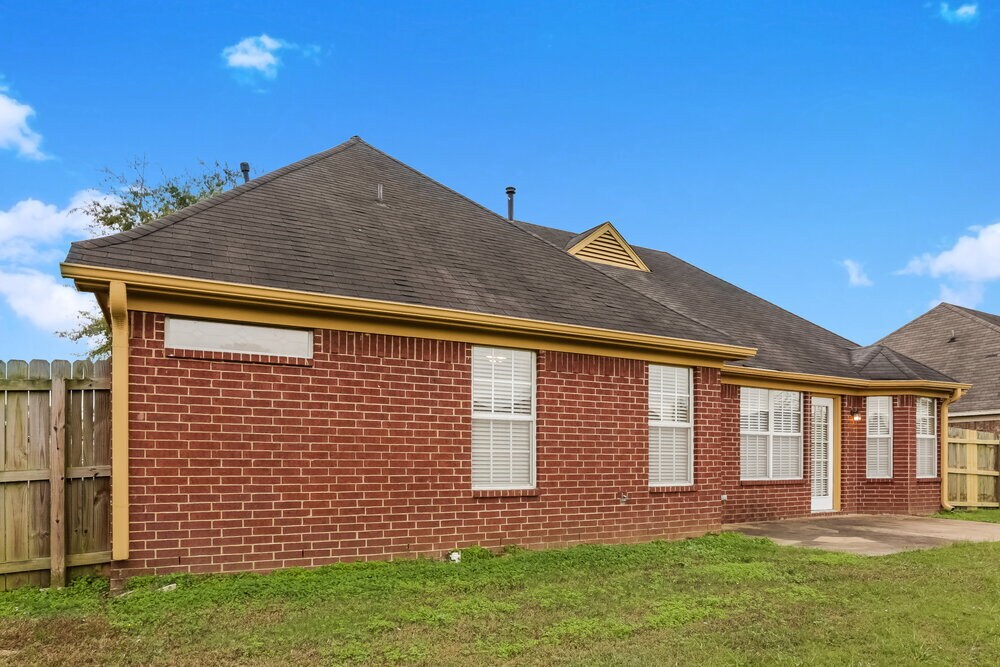 Building Photo - 4088 Carroll Dr