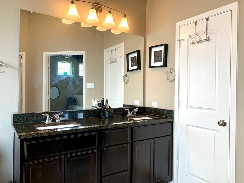 Building Photo - 4704 Prewitt Ranch Rd