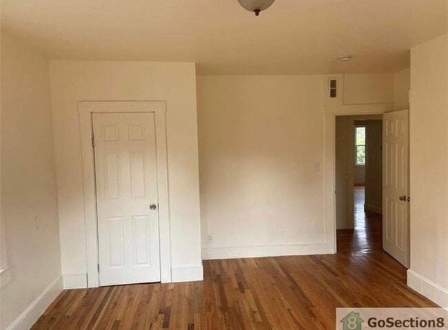 Building Photo - 298 Bowdoin St