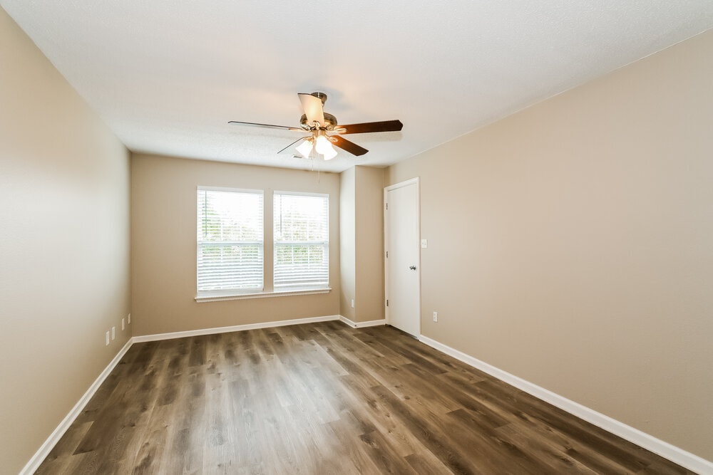 Building Photo - 8652 Orchard Grove Ln