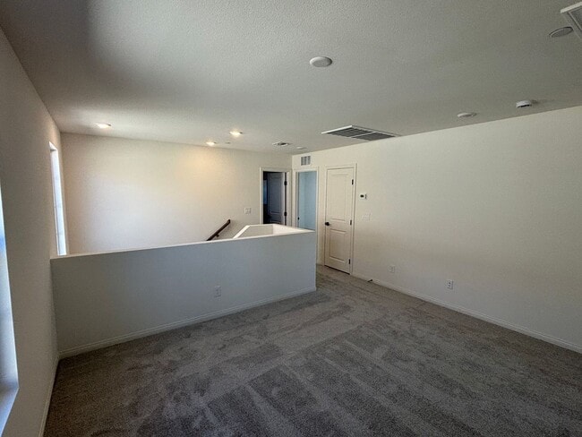 Building Photo - New Construction Beauty in Inspirada with 3 Bed 2.5 Bath, Loft & Open Layout