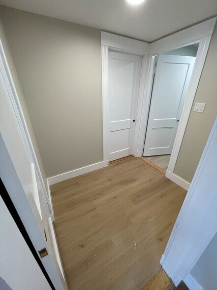Building Photo - 17 Bentley St