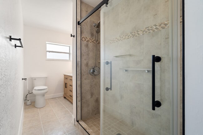 Building Photo - 3536 Belle Vista Dr E