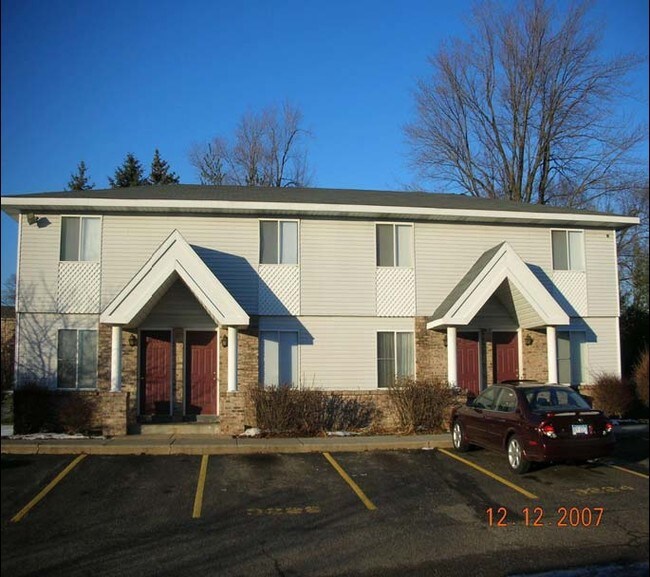 Building Photo - Coach Lane Townhomes