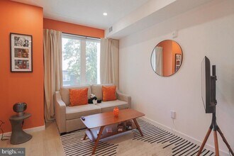 Building Photo - 1806 I St NE