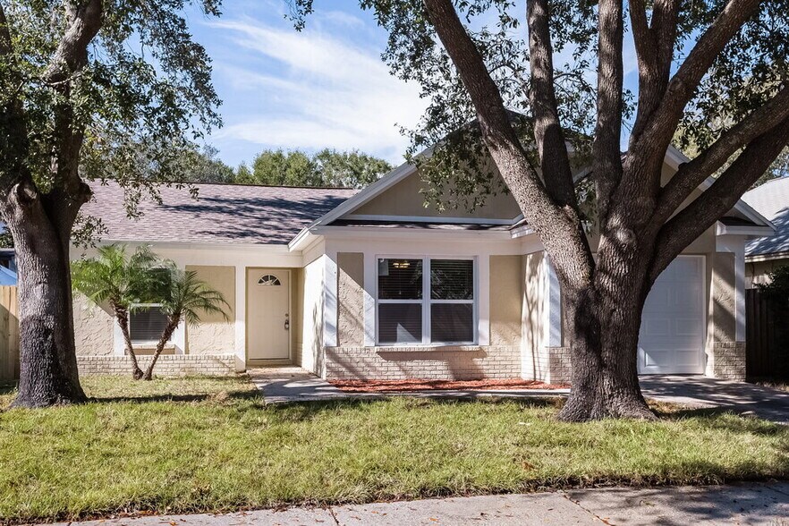 Primary Photo - 318 Regal Park Dr