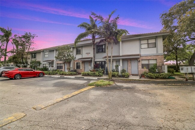 Building Photo - 9891 Riverside Dr