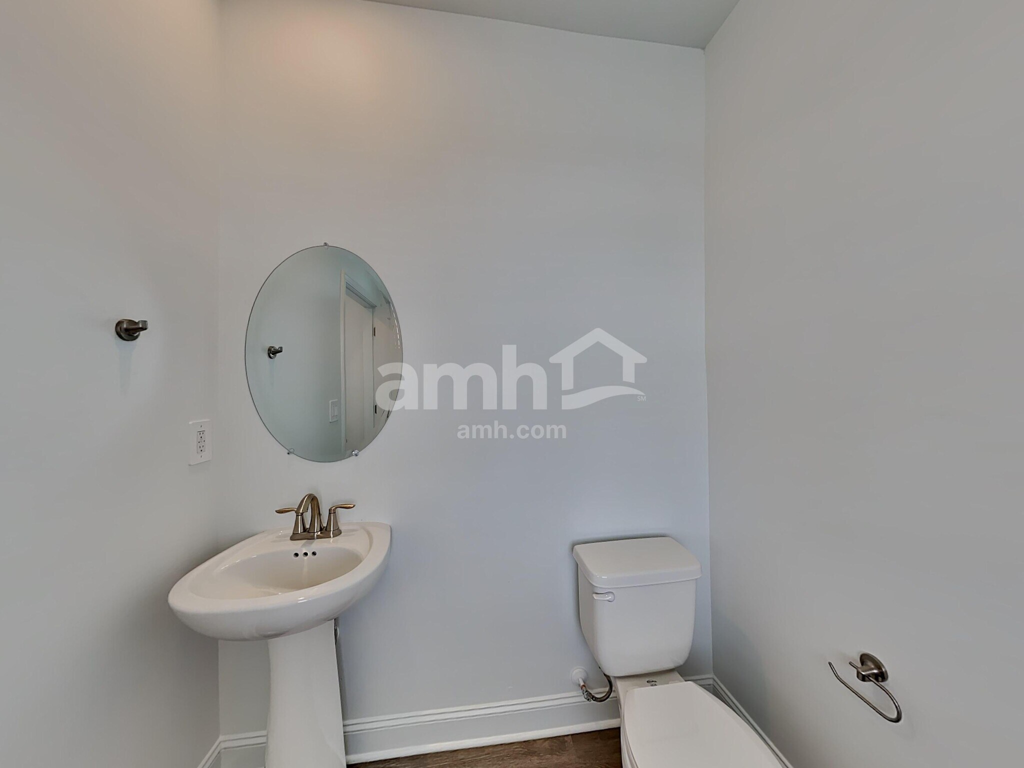 Building Photo - 116 Punderson Dr