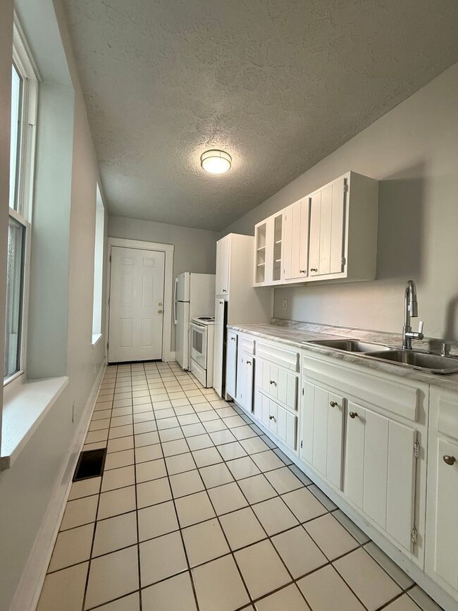 Building Photo - Totally renovated! Close to the F.C. Stadium! Over the Rhine!