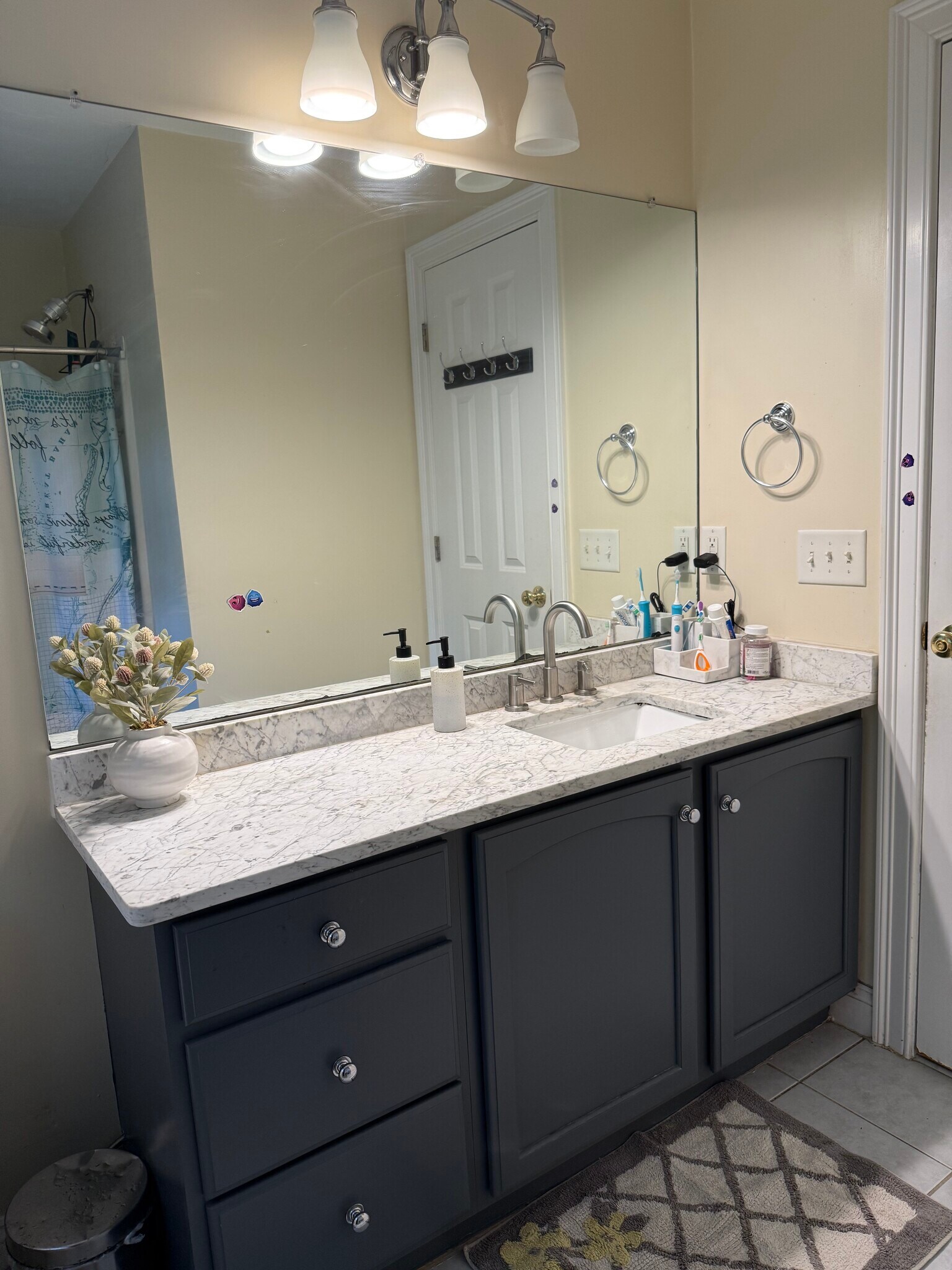 Guest full bath 2nd floor - 10 Brookside Ln