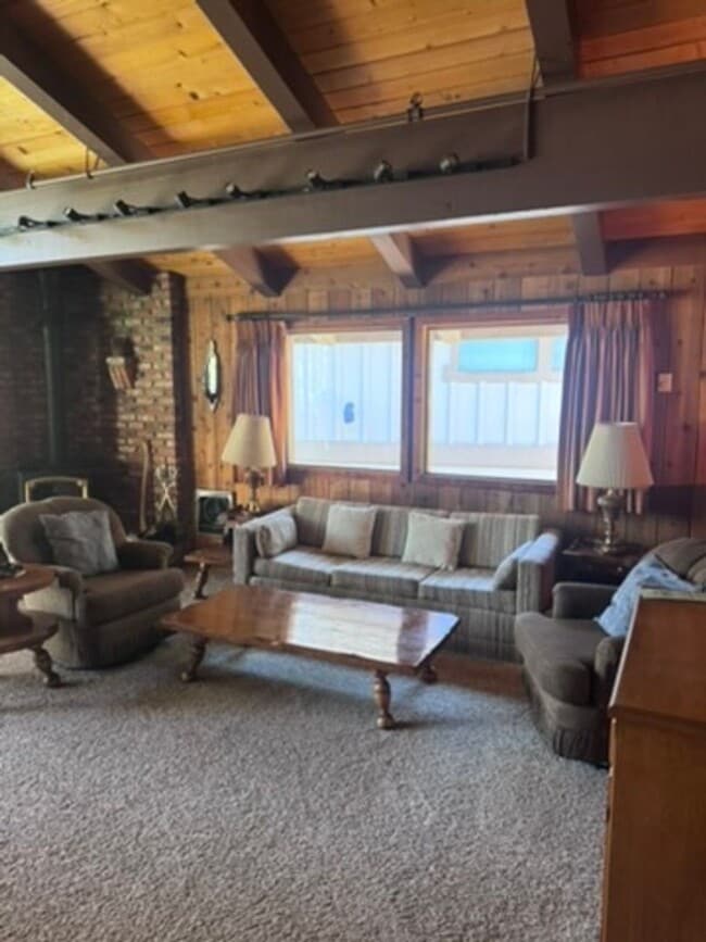 Building Photo - Spacious Furnished 3BD + Den / 3BA Mountain Condo | Pet Friendly | Villa de los Pinos