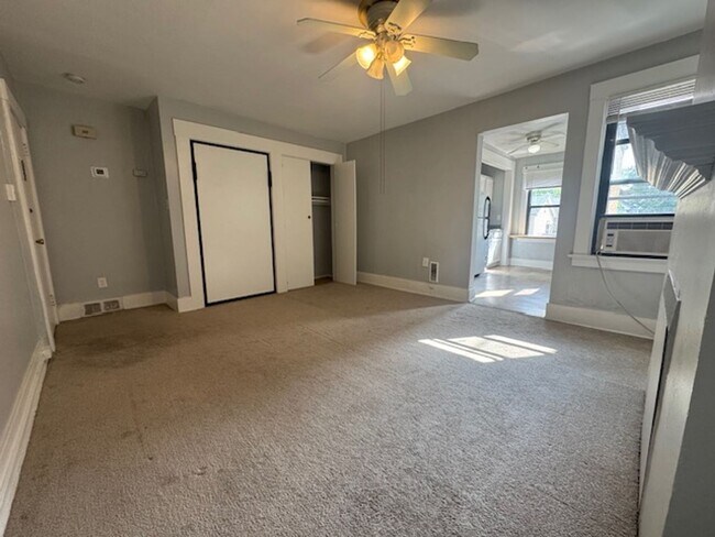 Building Photo - 941-943 St. James Street