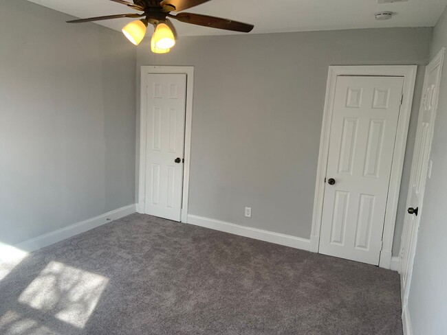 Building Photo - West Baltimore 4 Bedroom 1.5 Bathroom Town...