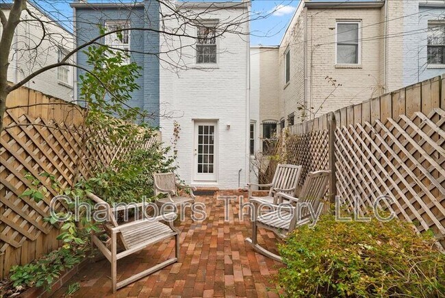 Building Photo - 1343 28th St NW