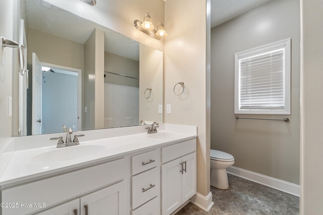 Building Photo - 428 Ridgeway Dr