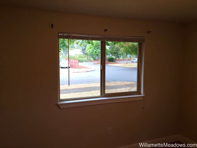 Building Photo - Spacious 4-Bedroom Home with Large Fenced Yard & Covered Patio