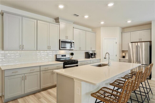 Building Photo - 181 Longleaf St