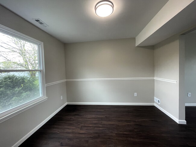 Building Photo - 111 Heidi Ln