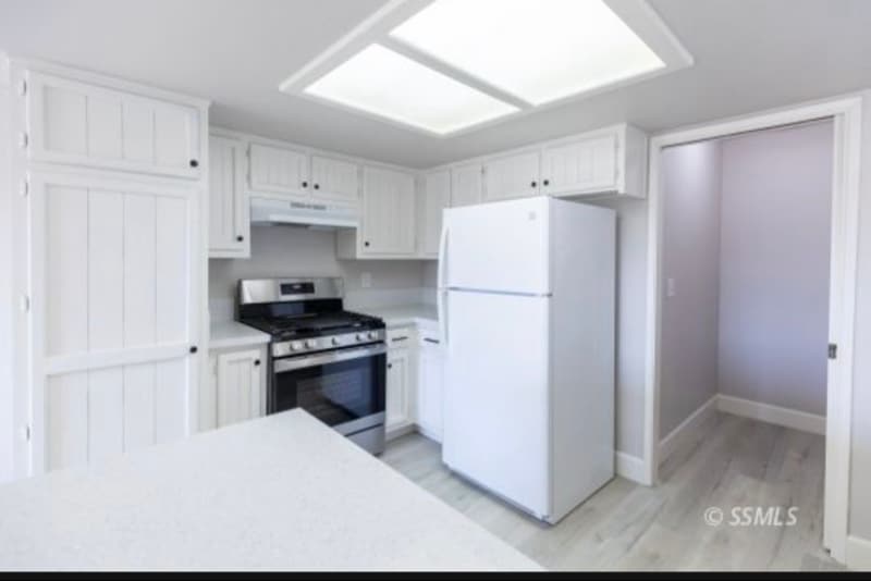 Building Photo - 608 E California Ave