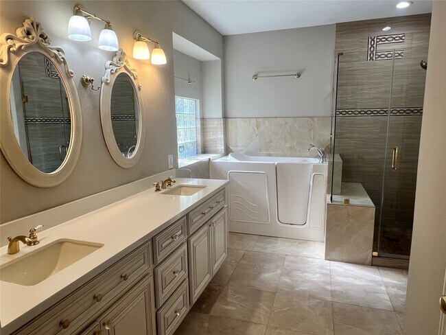 Building Photo - 6207 Harrison Ct