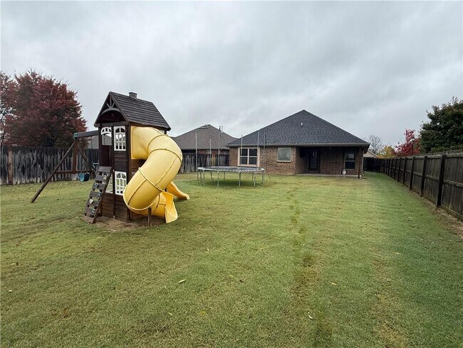 Building Photo - 3031 N Bentley Ridge