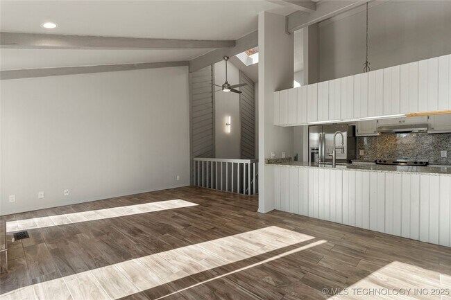 Building Photo - 3712 S Madison Ave