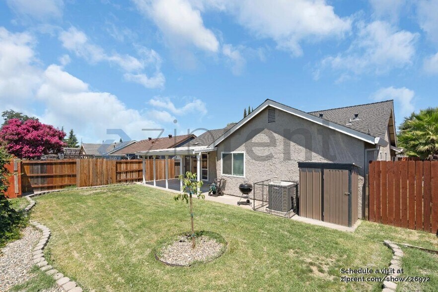 Building Photo - 5324 Vichy Cir