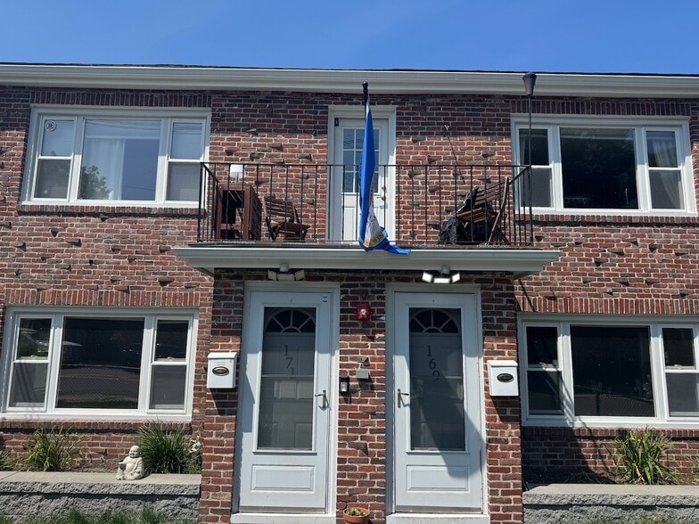 Building Photo - 171 Foster St