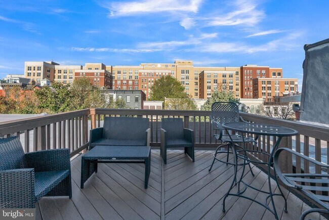 Building Photo - 1526 8th St NW