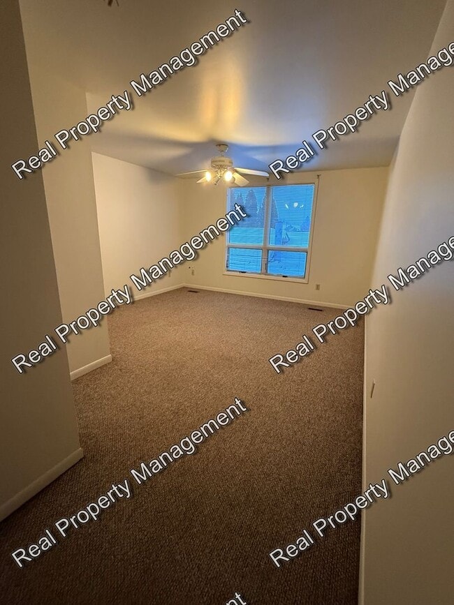 Building Photo - Large Three Bedroom Crown Point Duplex