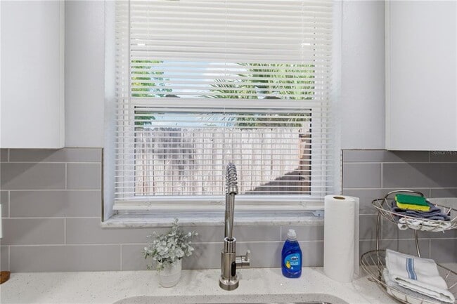 Building Photo - 7608 Sue Ellen Dr