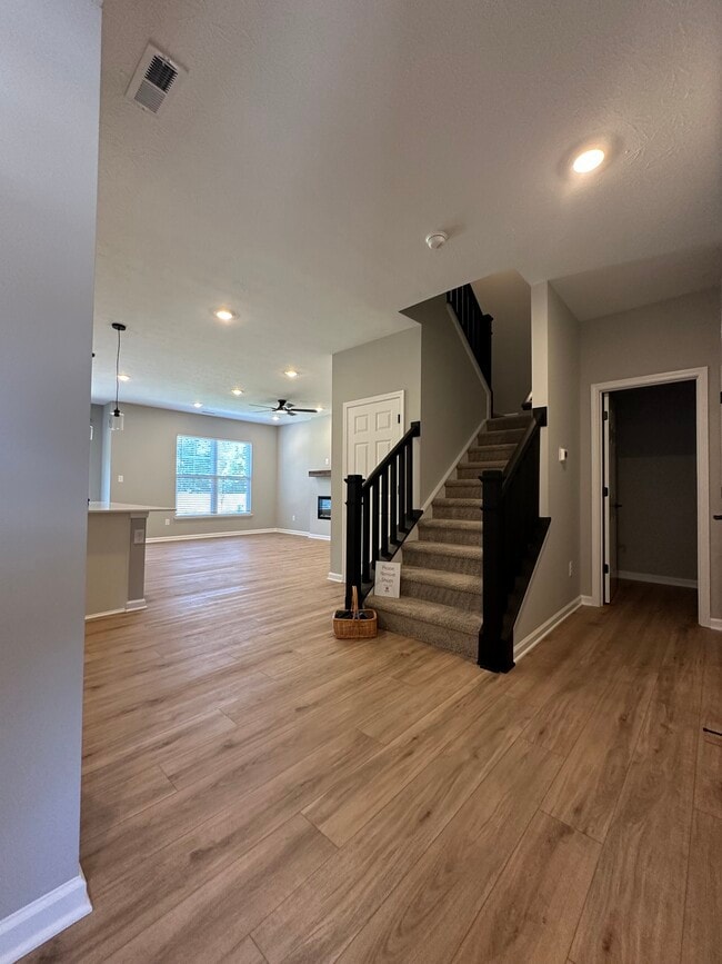 Building Photo - 17458 Ebling Trl