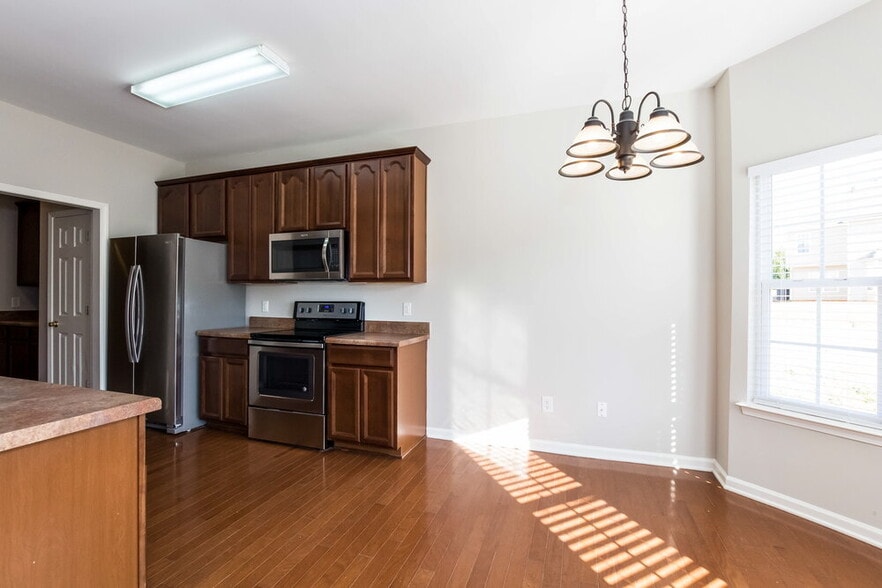 Building Photo - 8732 Hazelcroft Ln