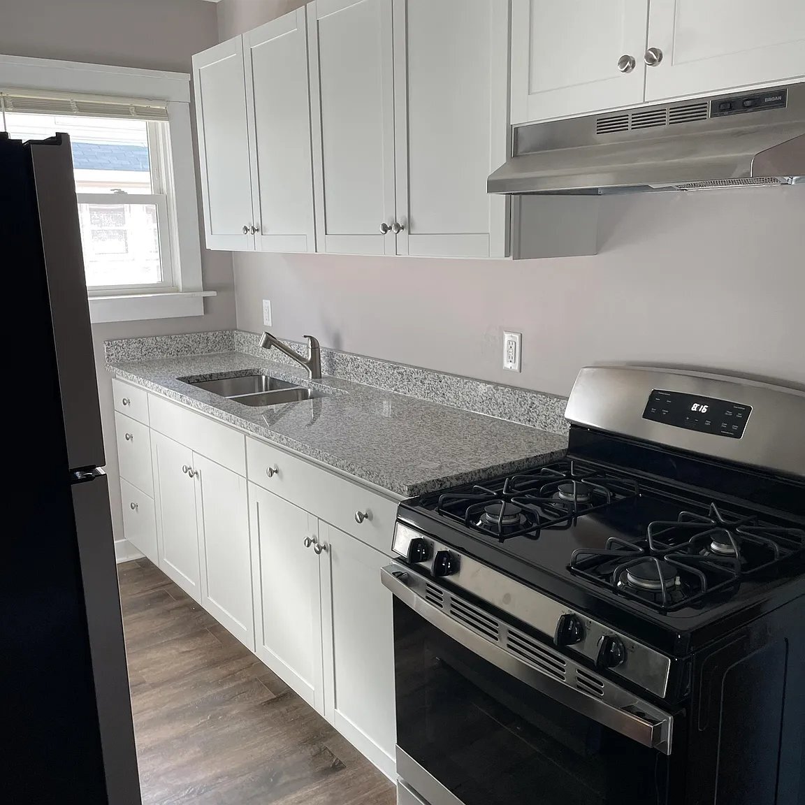 Building Photo - 1105 E Kansas St