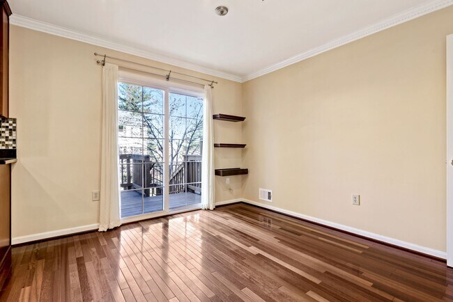 Building Photo - 8015 Merry Oaks Ln