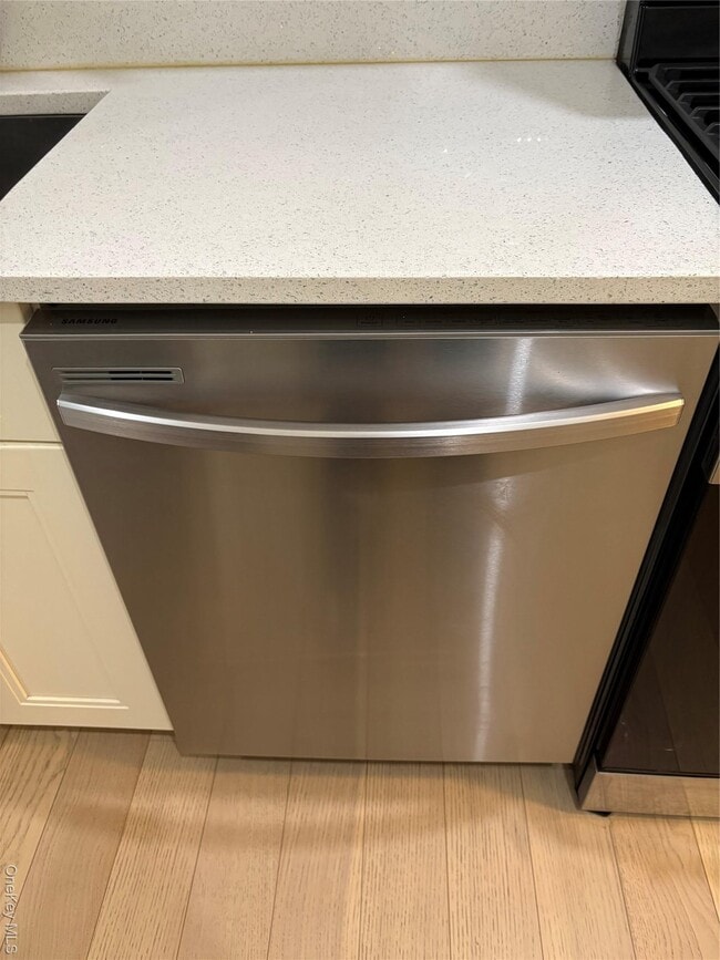 Building Photo - 305 Sixth Ave