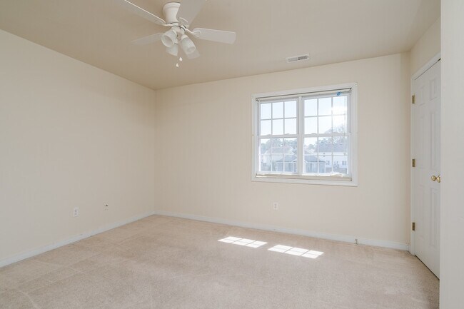 Building Photo - 3BR/2.5BA Home in Lakeside — Minutes to Bryan Park — $2,295/mo!