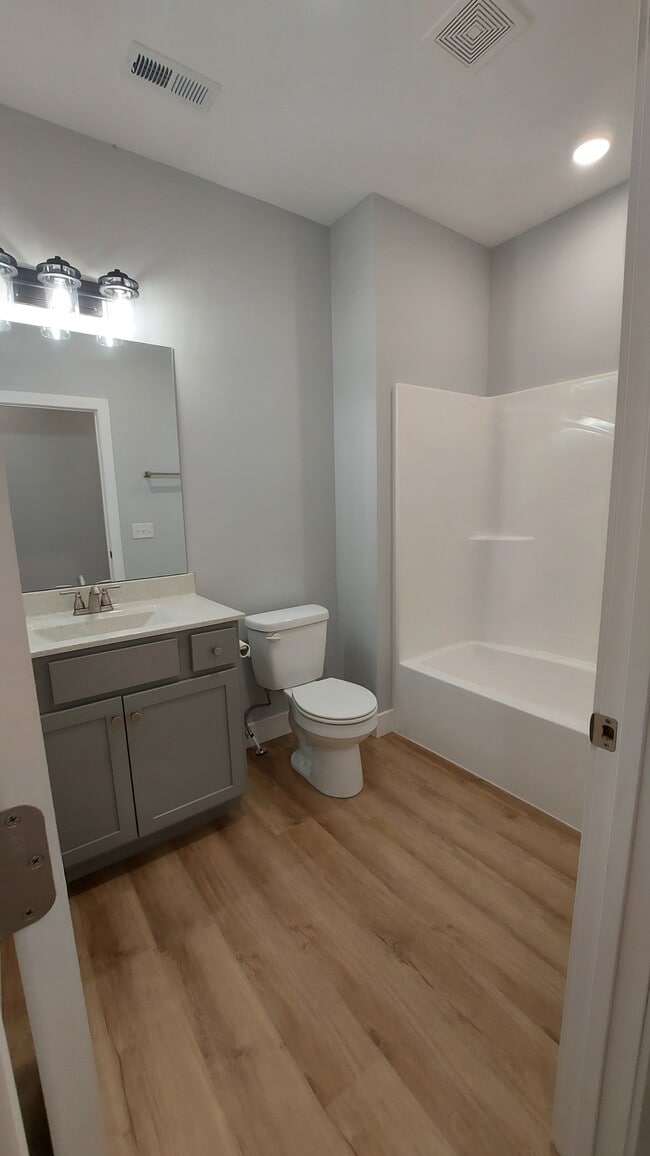 Building Photo - 1738 Sierra