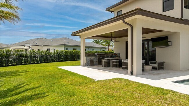 Building Photo - 1830 Meadows Dr
