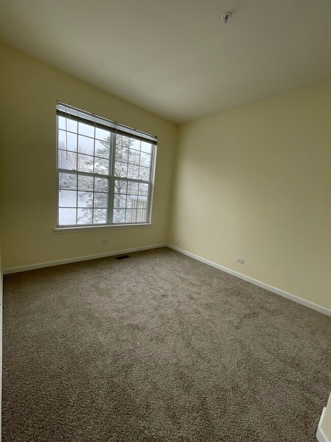 Building Photo - 857 Stuarts Dr